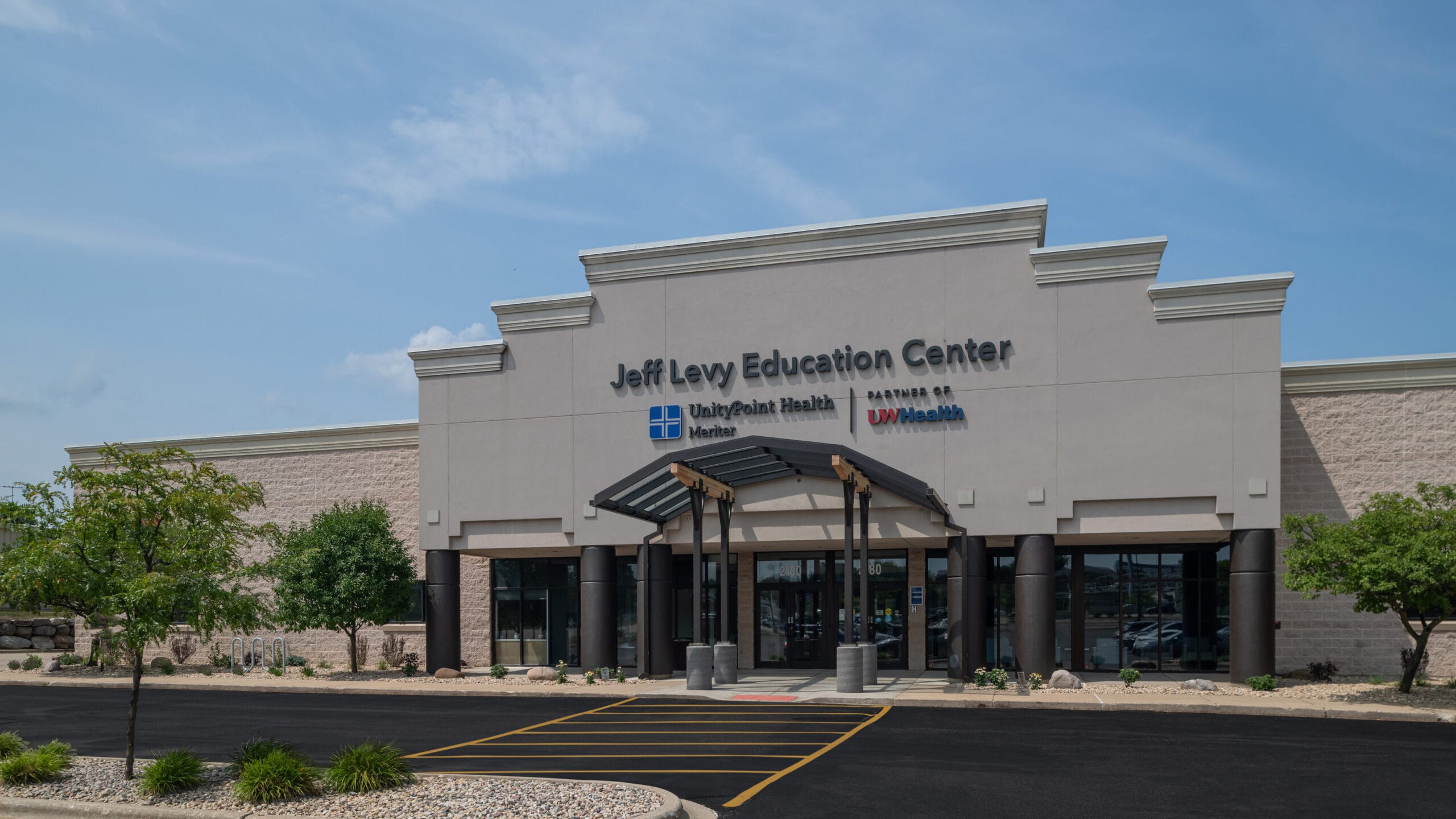 Exterior UnityPoint Health Meriter Jeff Levy Education Center