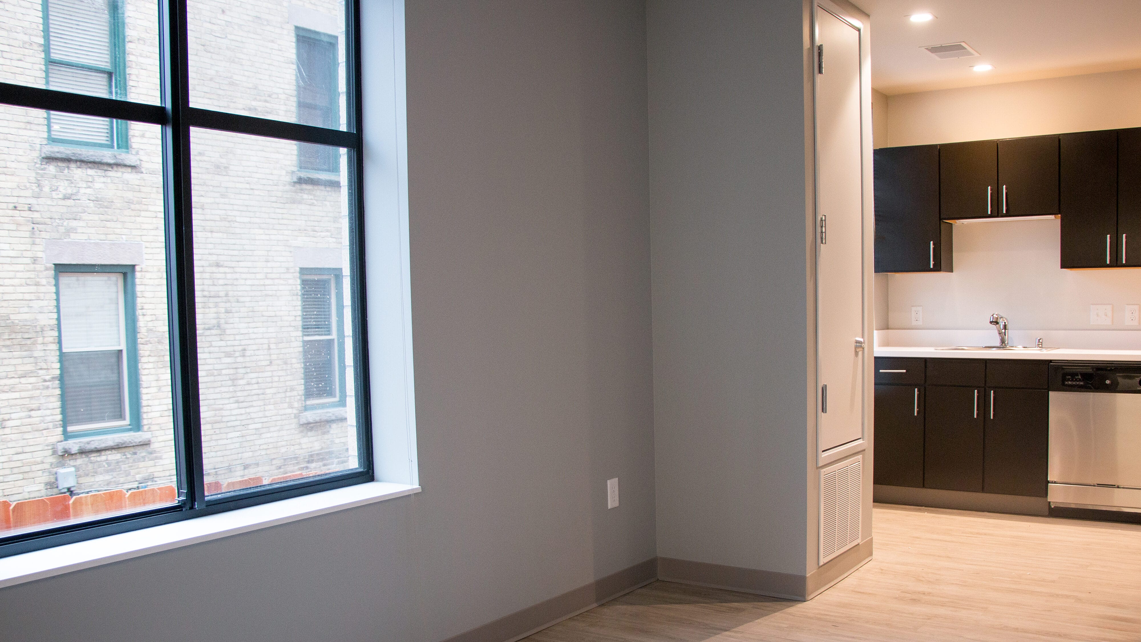 320 apartment main room