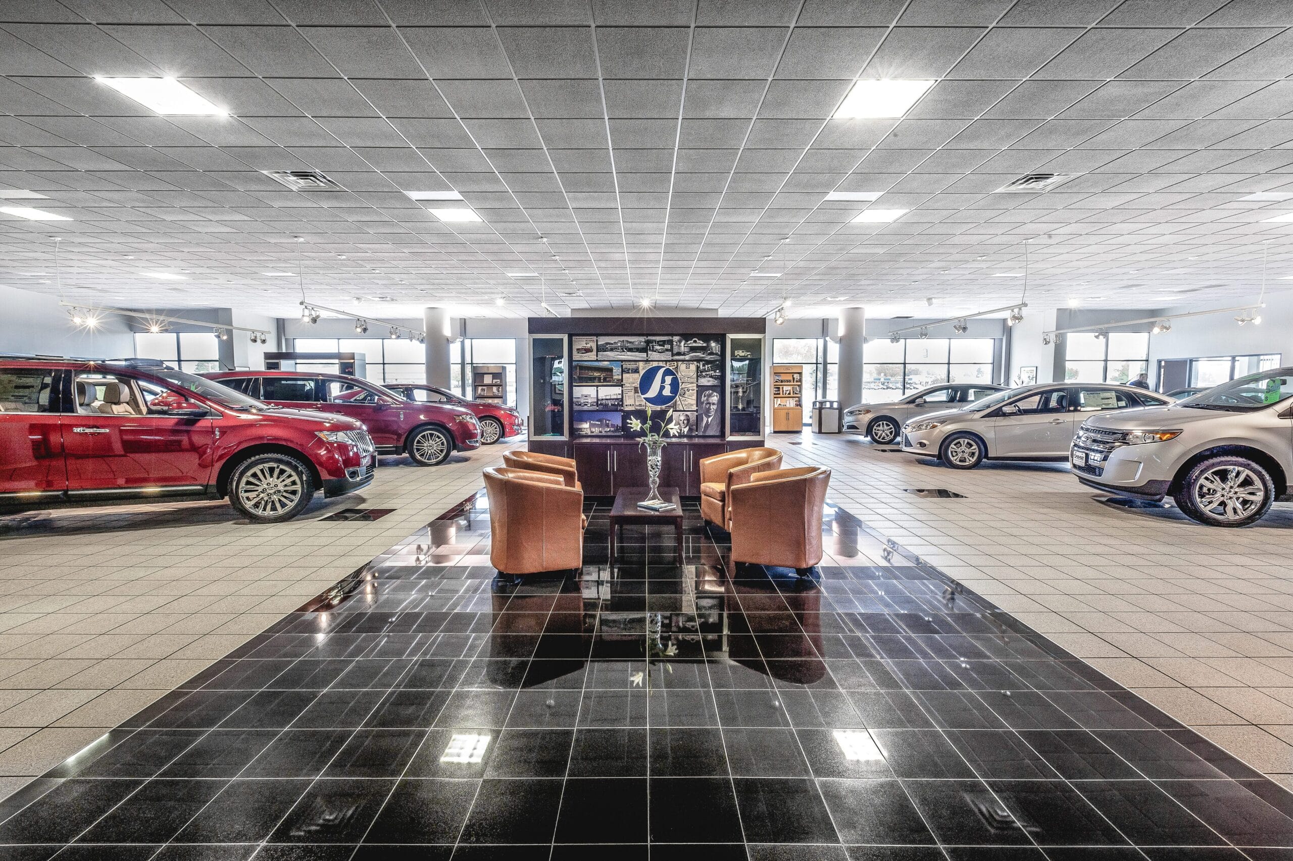 Kayser Ford showroom
